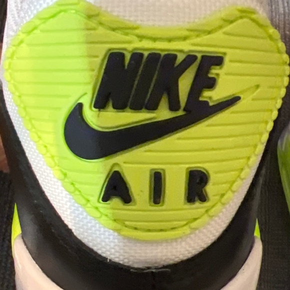 Nike shoes - Picture 3 of 6